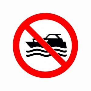 Cấm tàu cơ giới
